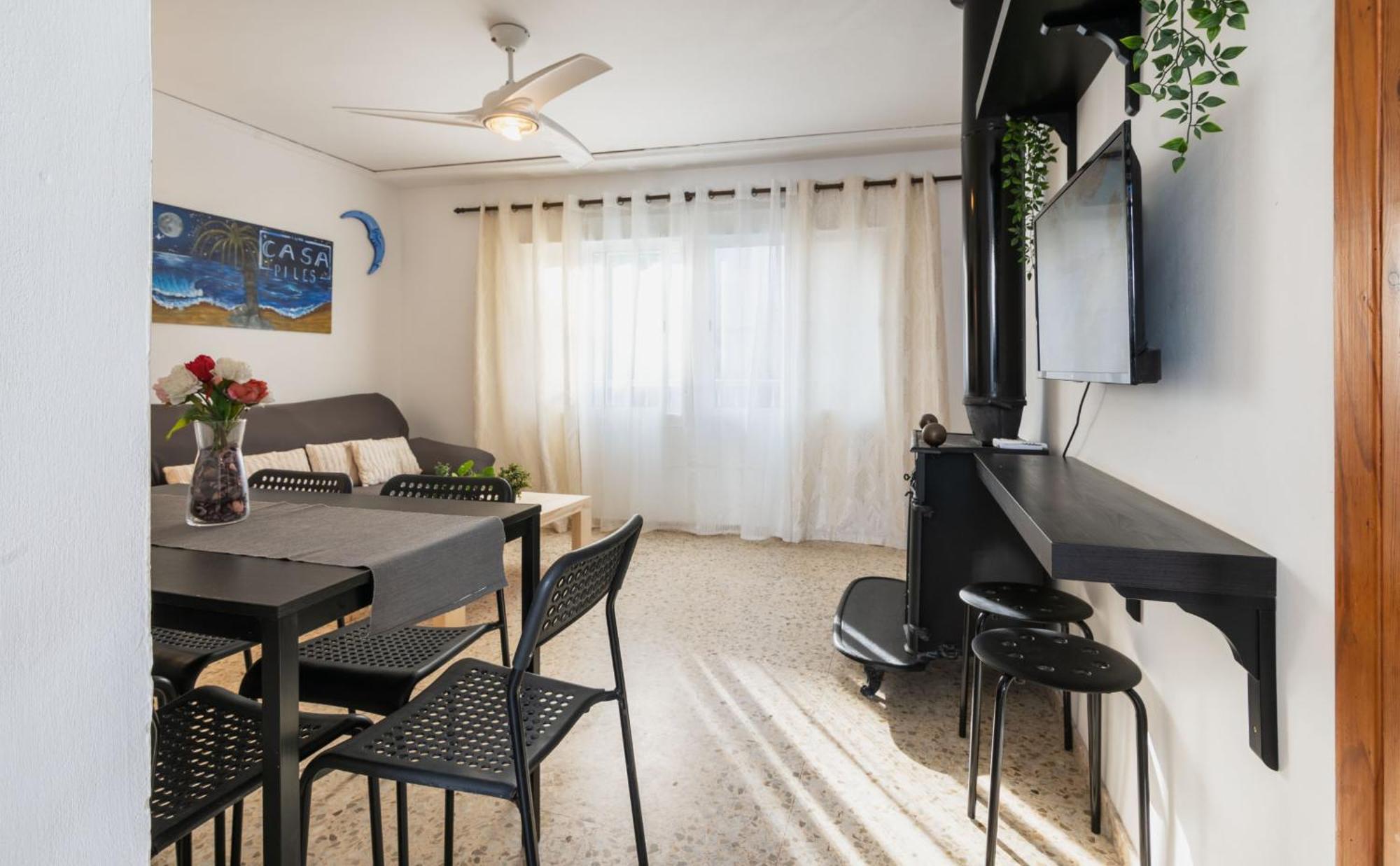 Beachfront House ピレス エクステリア 写真