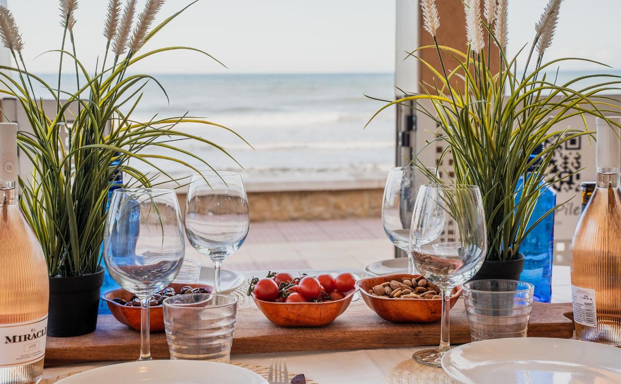 Beachfront House ピレス エクステリア 写真